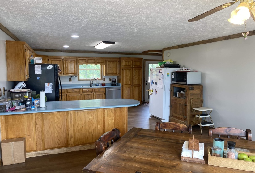 1120 JOT EM DOWN RD, Morris Chapel, Tennessee 38361, 4 Bedrooms Bedrooms, 11 Rooms Rooms,3 BathroomsBathrooms,Residential,For Sale,JOT EM DOWN,10211510