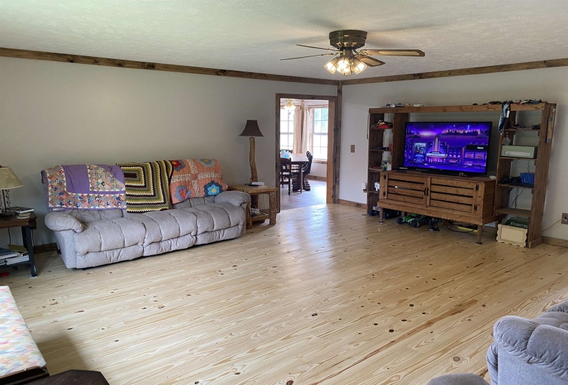 1120 JOT EM DOWN RD, Morris Chapel, Tennessee 38361, 4 Bedrooms Bedrooms, 11 Rooms Rooms,3 BathroomsBathrooms,Residential,For Sale,JOT EM DOWN,10211510