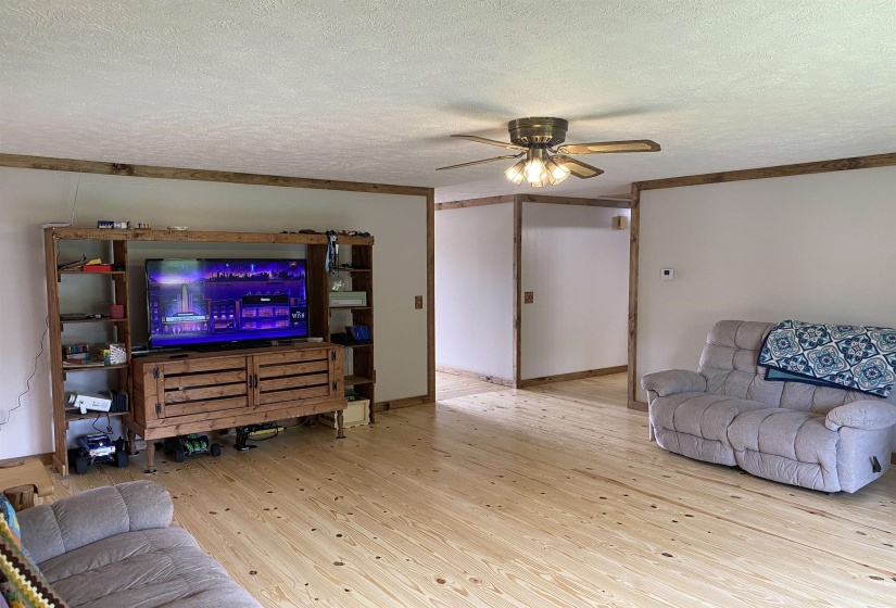 1120 JOT EM DOWN RD, Morris Chapel, Tennessee 38361, 4 Bedrooms Bedrooms, 11 Rooms Rooms,3 BathroomsBathrooms,Residential,For Sale,JOT EM DOWN,10211510