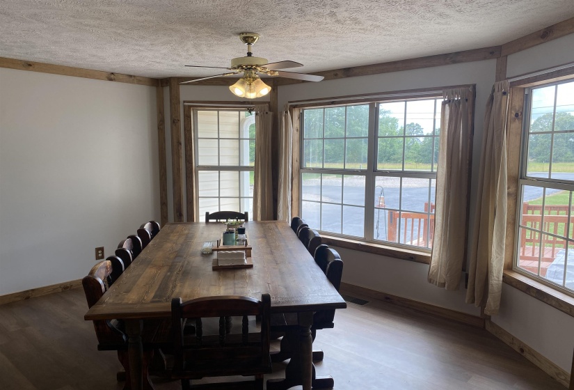 1120 JOT EM DOWN RD, Morris Chapel, Tennessee 38361, 4 Bedrooms Bedrooms, 11 Rooms Rooms,3 BathroomsBathrooms,Residential,For Sale,JOT EM DOWN,10211510