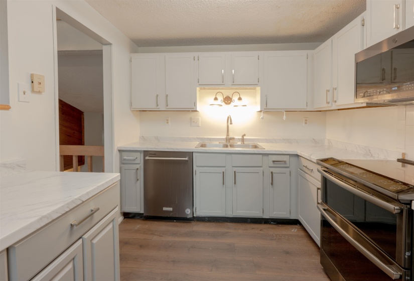 4175 CATALPA HILL DR, Bartlett, Tennessee 38135, 4 Bedrooms Bedrooms, 8 Rooms Rooms,2.1 BathroomsBathrooms,Residential,For Sale,CATALPA HILL,10211526
