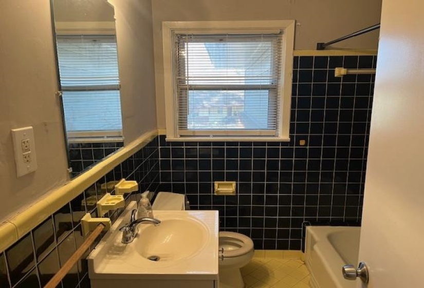 1304 CAROL DR, Memphis, Tennessee 38116, 4 Bedroom Bedrooms, 8 Room Rooms,2 BathroomBathrooms,Residential,For Sale,CAROL,0,10211578