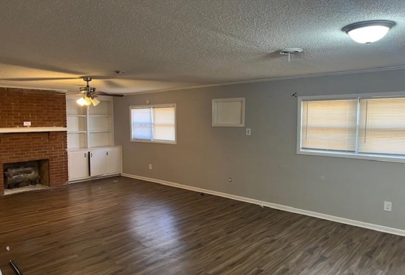 1304 CAROL DR, Memphis, Tennessee 38116, 4 Bedroom Bedrooms, 8 Room Rooms,2 BathroomBathrooms,Residential,For Sale,CAROL,0,10211578