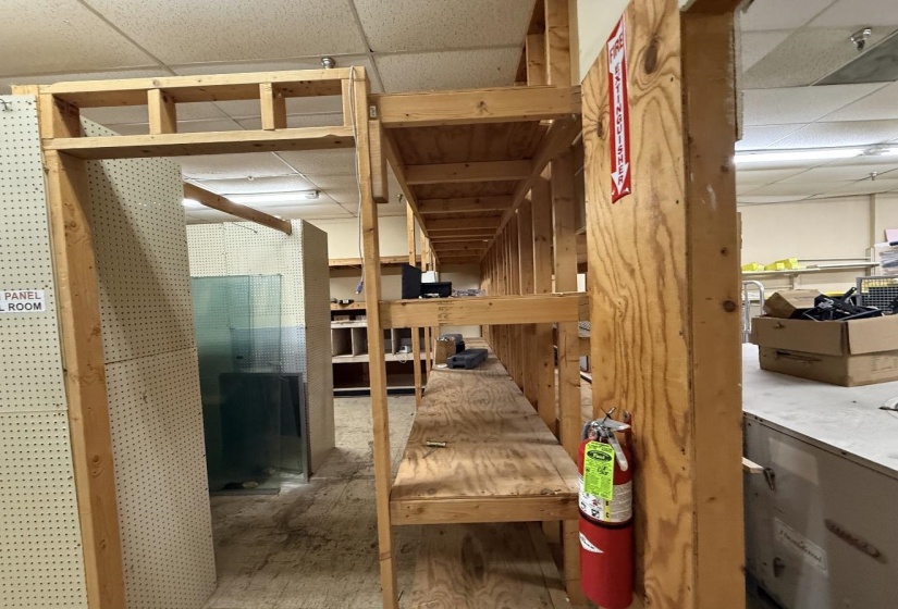 Miscellaneous room with a drop ceiling
