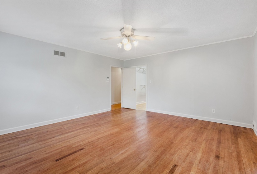 2236 CROSS DR, Memphis, Tennessee 38112, 5 Bedrooms Bedrooms, 10 Rooms Rooms,3.1 BathroomsBathrooms,Residential,For Sale,CROSS,10211642
