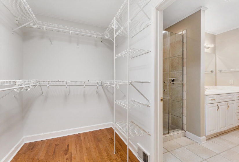 2236 CROSS DR, Memphis, Tennessee 38112, 5 Bedrooms Bedrooms, 10 Rooms Rooms,3.1 BathroomsBathrooms,Residential,For Sale,CROSS,10211642