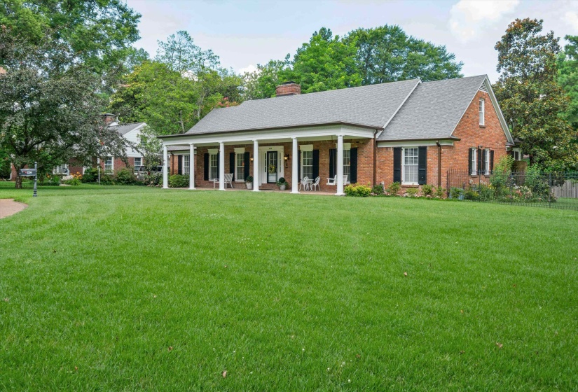 2236 CROSS DR, Memphis, Tennessee 38112, 5 Bedrooms Bedrooms, 10 Rooms Rooms,3.1 BathroomsBathrooms,Residential,For Sale,CROSS,10211642