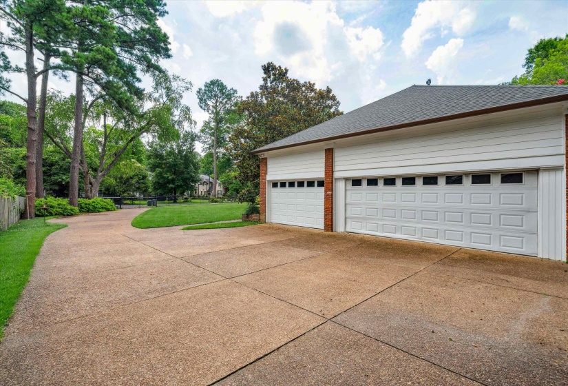 2236 CROSS DR, Memphis, Tennessee 38112, 5 Bedrooms Bedrooms, 10 Rooms Rooms,3.1 BathroomsBathrooms,Residential,For Sale,CROSS,10211642