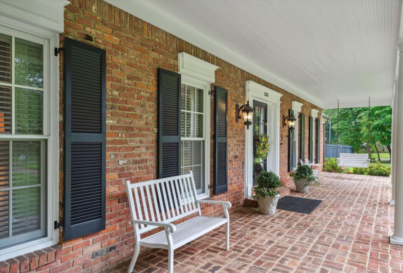 2236 CROSS DR, Memphis, Tennessee 38112, 5 Bedrooms Bedrooms, 10 Rooms Rooms,3.1 BathroomsBathrooms,Residential,For Sale,CROSS,10211642