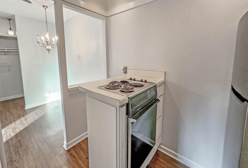 1220 CHAMBERLAIN DR, Memphis, Tennessee 38119, 2 Bedrooms Bedrooms, 5 Rooms Rooms,1.1 BathroomsBathrooms,Residential,For Sale,CHAMBERLAIN,10211691