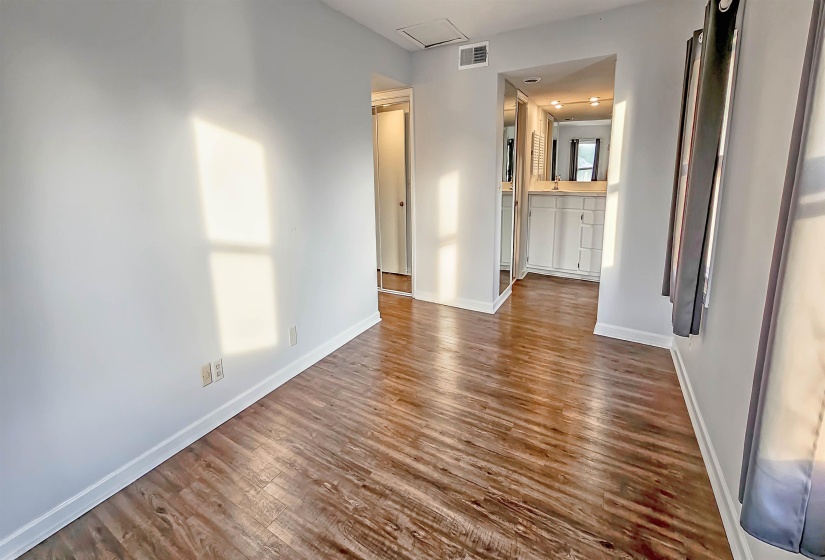 1220 CHAMBERLAIN DR, Memphis, Tennessee 38119, 2 Bedrooms Bedrooms, 5 Rooms Rooms,1.1 BathroomsBathrooms,Residential,For Sale,CHAMBERLAIN,10211691