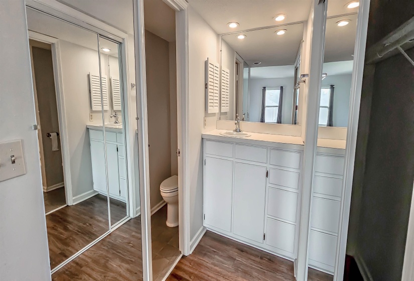 1220 CHAMBERLAIN DR, Memphis, Tennessee 38119, 2 Bedrooms Bedrooms, 5 Rooms Rooms,1.1 BathroomsBathrooms,Residential,For Sale,CHAMBERLAIN,10211691