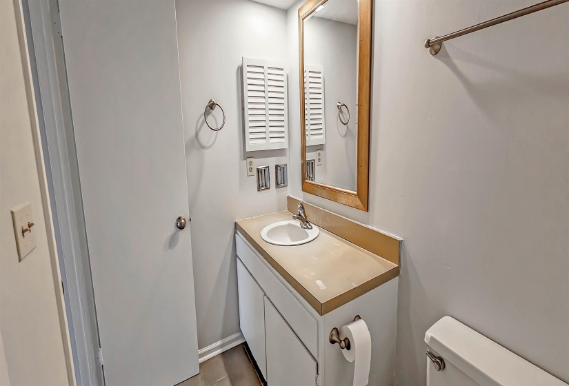 1220 CHAMBERLAIN DR, Memphis, Tennessee 38119, 2 Bedrooms Bedrooms, 5 Rooms Rooms,1.1 BathroomsBathrooms,Residential,For Sale,CHAMBERLAIN,10211691