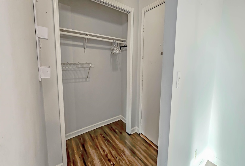1220 CHAMBERLAIN DR, Memphis, Tennessee 38119, 2 Bedrooms Bedrooms, 5 Rooms Rooms,1.1 BathroomsBathrooms,Residential,For Sale,CHAMBERLAIN,10211691