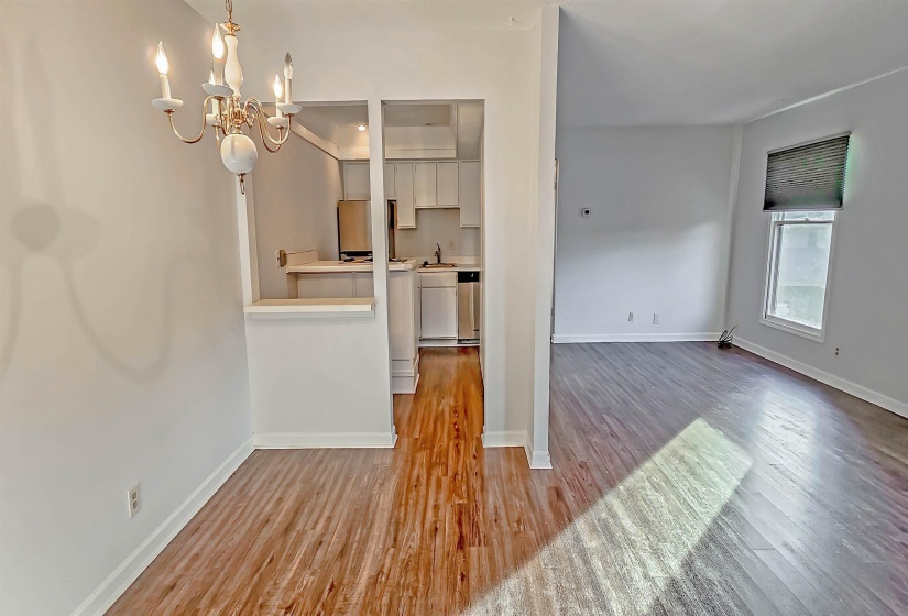 1220 CHAMBERLAIN DR, Memphis, Tennessee 38119, 2 Bedrooms Bedrooms, 5 Rooms Rooms,1.1 BathroomsBathrooms,Residential,For Sale,CHAMBERLAIN,10211691