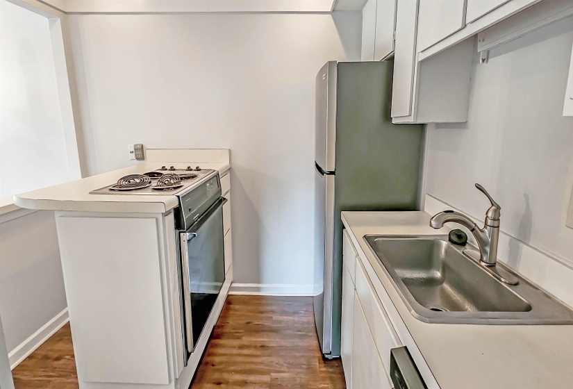1220 CHAMBERLAIN DR, Memphis, Tennessee 38119, 2 Bedrooms Bedrooms, 5 Rooms Rooms,1.1 BathroomsBathrooms,Residential,For Sale,CHAMBERLAIN,10211691
