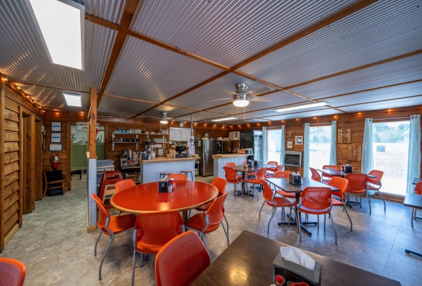 2598 TN AVE, Parsons, Tennessee 38363, ,Commercial/industrial,For Sale,TN,10211793