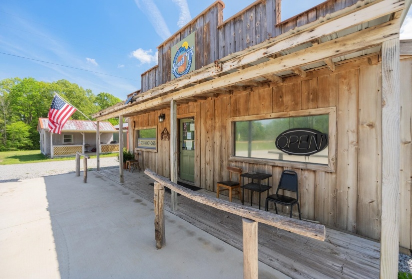 2598 TN AVE, Parsons, Tennessee 38363, ,Commercial/industrial,For Sale,TN,10211793