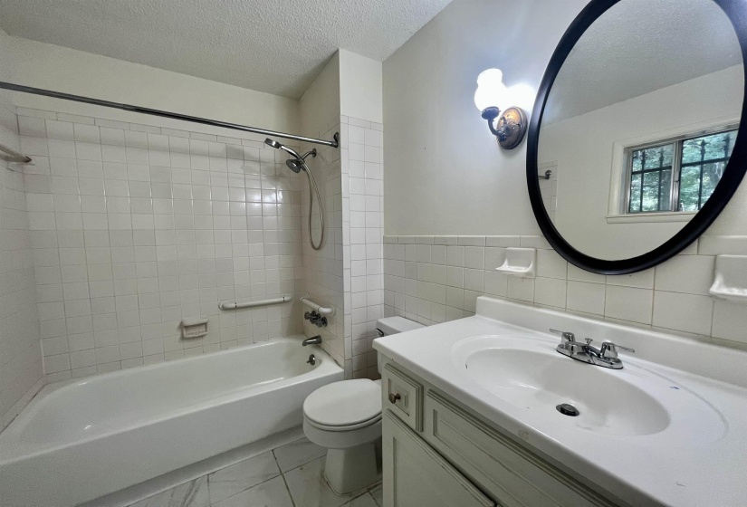 1384 WOODSTON DR, Memphis, Tennessee 38117, 3 Bedrooms Bedrooms, 6 Rooms Rooms,2 BathroomsBathrooms,Rental Properties,For Sale,WOODSTON,10211828