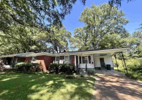 1384 WOODSTON DR, Memphis, Tennessee 38117, 3 Bedrooms Bedrooms, 6 Rooms Rooms,2 BathroomsBathrooms,Rental Properties,For Sale,WOODSTON,10211828