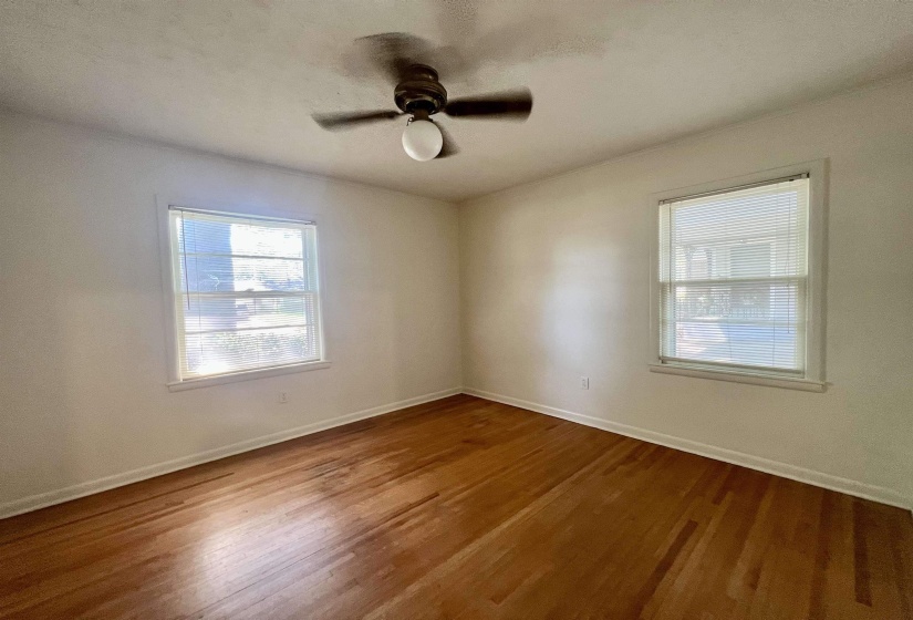 1384 WOODSTON DR, Memphis, Tennessee 38117, 3 Bedrooms Bedrooms, 6 Rooms Rooms,2 BathroomsBathrooms,Rental Properties,For Sale,WOODSTON,10211828