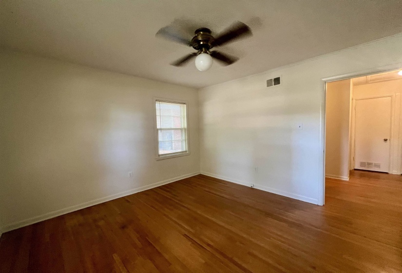 1384 WOODSTON DR, Memphis, Tennessee 38117, 3 Bedrooms Bedrooms, 6 Rooms Rooms,2 BathroomsBathrooms,Rental Properties,For Sale,WOODSTON,10211828