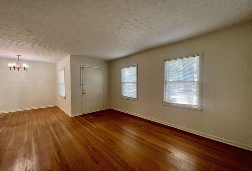1384 WOODSTON DR, Memphis, Tennessee 38117, 3 Bedrooms Bedrooms, 6 Rooms Rooms,2 BathroomsBathrooms,Rental Properties,For Sale,WOODSTON,10211828
