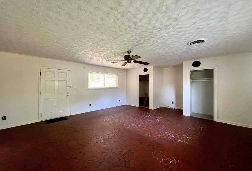 1384 WOODSTON DR, Memphis, Tennessee 38117, 3 Bedrooms Bedrooms, 6 Rooms Rooms,2 BathroomsBathrooms,Rental Properties,For Sale,WOODSTON,10211828