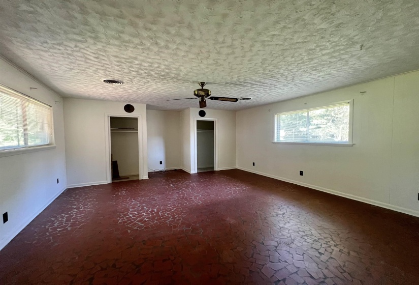 1384 WOODSTON DR, Memphis, Tennessee 38117, 3 Bedrooms Bedrooms, 6 Rooms Rooms,2 BathroomsBathrooms,Rental Properties,For Sale,WOODSTON,10211828