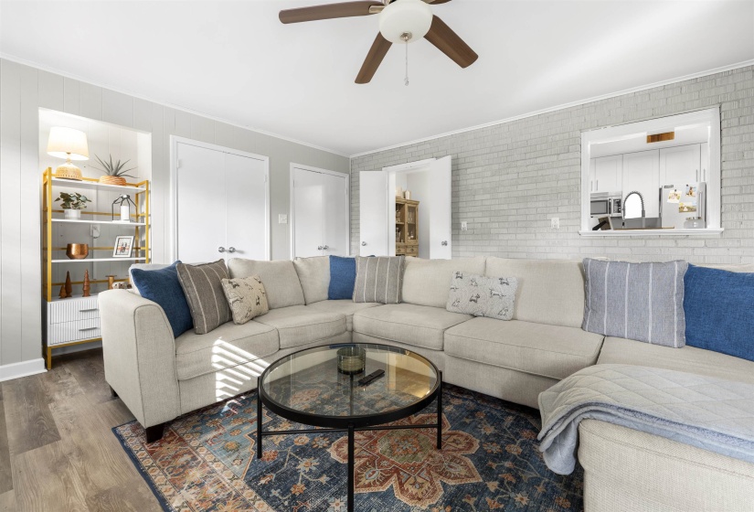 35 BENDEL CIR, Memphis, Tennessee 38117, 3 Bedrooms Bedrooms, 7 Rooms Rooms,2 BathroomsBathrooms,Residential,For Sale,BENDEL,10209899