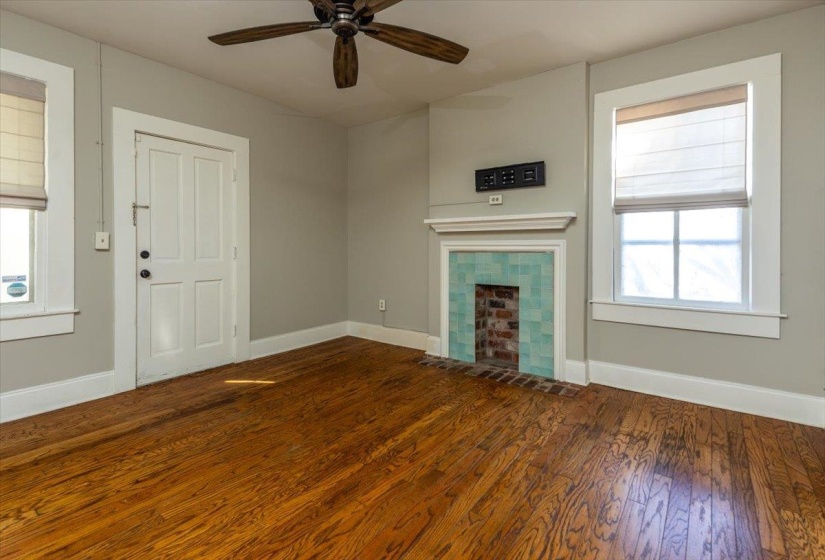 384 MULBERRY ST, Memphis, Tennessee 38103, 2 Bedrooms Bedrooms, 4 Rooms Rooms,1 BathroomBathrooms,Residential,For Sale,MULBERRY,10211818