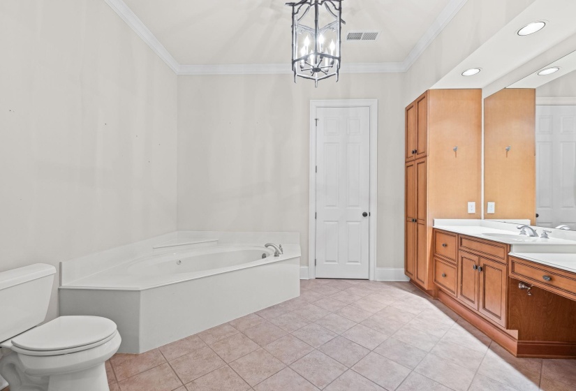 182 BRENRICH CV, Memphis, Tennessee 38117, 4 Bedroom Bedrooms, 8 Room Rooms,4.2 BathroomBathrooms,Residential,For Sale,BRENRICH,0,10211921