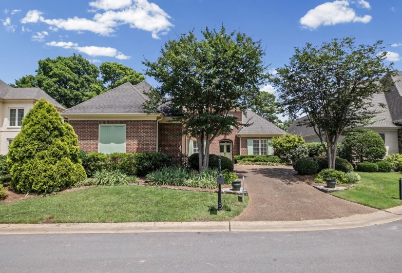 182 BRENRICH CV, Memphis, Tennessee 38117, 4 Bedroom Bedrooms, 8 Room Rooms,4.2 BathroomBathrooms,Residential,For Sale,BRENRICH,0,10211921