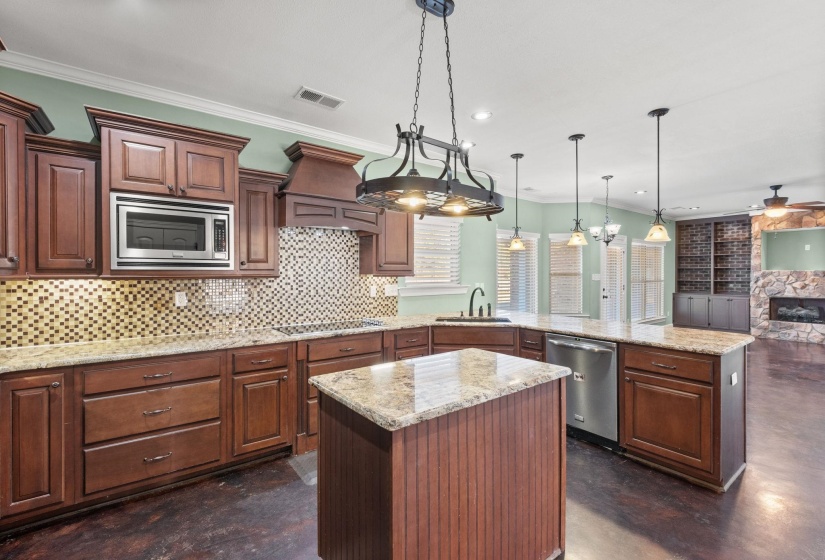7190 LINNIE CV, Unincorporated, Tennessee 38002, 4 Bedrooms Bedrooms, 11 Rooms Rooms,2.1 BathroomsBathrooms,Residential,For Sale,LINNIE,10211974
