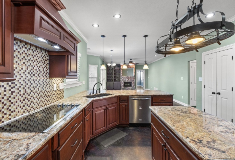 7190 LINNIE CV, Unincorporated, Tennessee 38002, 4 Bedrooms Bedrooms, 11 Rooms Rooms,2.1 BathroomsBathrooms,Residential,For Sale,LINNIE,10211974
