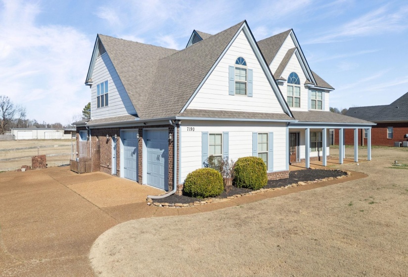 7190 LINNIE CV, Unincorporated, Tennessee 38002, 4 Bedrooms Bedrooms, 11 Rooms Rooms,2.1 BathroomsBathrooms,Residential,For Sale,LINNIE,10211974