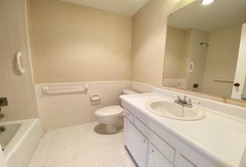 475 HIGHLAND ST, Memphis, Tennessee 38122, 3 Bedrooms Bedrooms, 5 Rooms Rooms,3 BathroomsBathrooms,Residential,For Sale,HIGHLAND,10212004