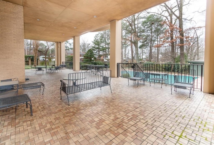 475 HIGHLAND ST, Memphis, Tennessee 38122, 3 Bedrooms Bedrooms, 5 Rooms Rooms,3 BathroomsBathrooms,Residential,For Sale,HIGHLAND,10212004