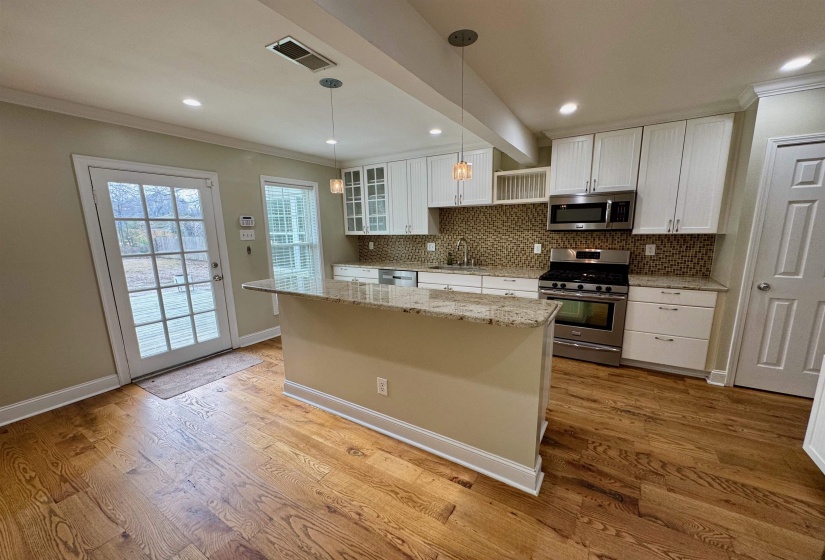 3419 HIGHLAND PARK PL, Memphis, Tennessee 38111, 3 Bedrooms Bedrooms, 8 Rooms Rooms,2.1 BathroomsBathrooms,Residential,For Sale,HIGHLAND PARK,10212179