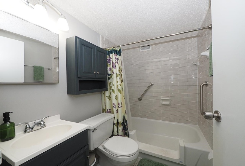 232 HIGHLAND ST, Memphis, Tennessee 38111, 2 Bedrooms Bedrooms, 5 Rooms Rooms,2 BathroomsBathrooms,Residential,For Sale,HIGHLAND,10212258