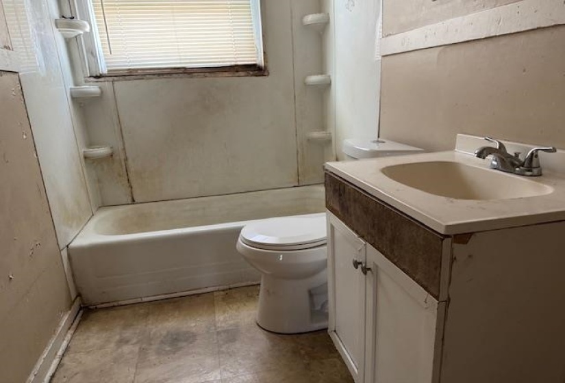 3461 DAGGETT RD, Memphis, Tennessee 38109, 4 Bedrooms Bedrooms, 5 Rooms Rooms,1 BathroomBathrooms,Residential,For Sale,DAGGETT,10212317