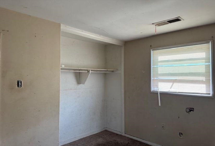 3461 DAGGETT RD, Memphis, Tennessee 38109, 4 Bedrooms Bedrooms, 5 Rooms Rooms,1 BathroomBathrooms,Residential,For Sale,DAGGETT,10212317