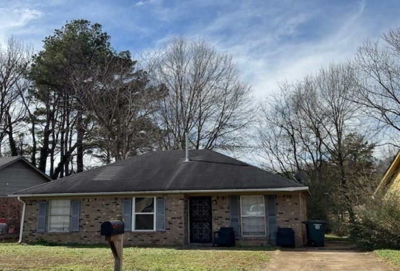 599 BLACKHAWK AVE, Memphis, Tennessee 38109, 4 Bedroom Bedrooms, 7 Room Rooms,1.1 BathroomBathrooms,Residential,For Sale,BLACKHAWK,0,10212342