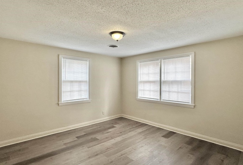 2195 CARNES AVE, Memphis, Tennessee 38114, 5 Bedrooms Bedrooms, 10 Rooms Rooms,3 BathroomsBathrooms,Residential,For Sale,CARNES,10212354