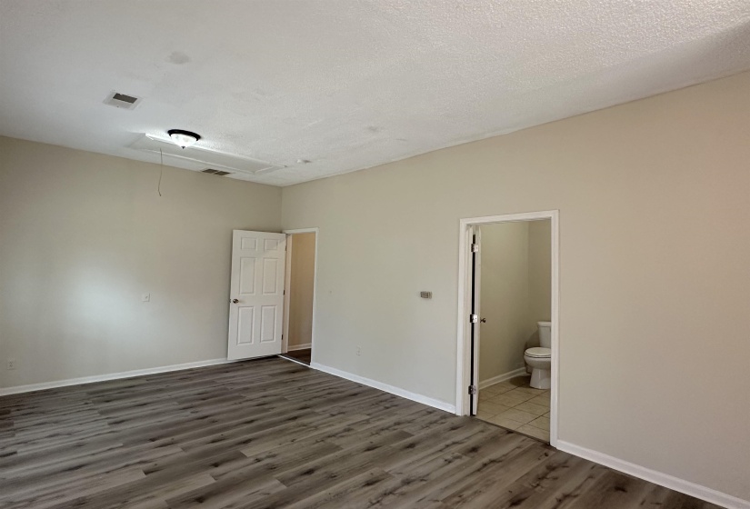 2195 CARNES AVE, Memphis, Tennessee 38114, 5 Bedrooms Bedrooms, 10 Rooms Rooms,3 BathroomsBathrooms,Residential,For Sale,CARNES,10212354