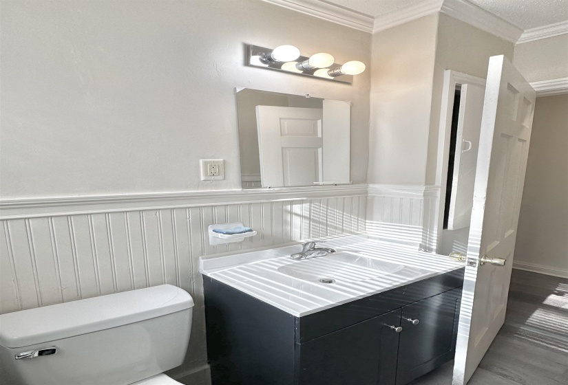 2195 CARNES AVE, Memphis, Tennessee 38114, 5 Bedrooms Bedrooms, 10 Rooms Rooms,3 BathroomsBathrooms,Residential,For Sale,CARNES,10212354