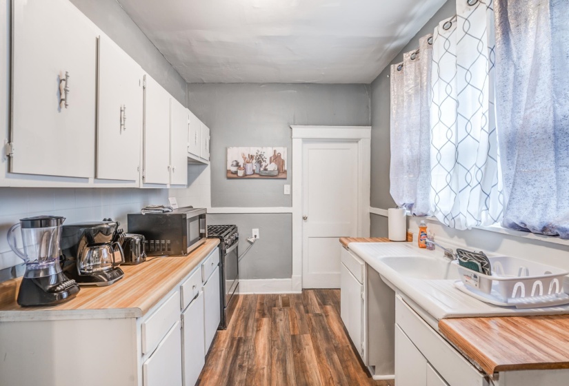 1005-1007 ROZELLE ST, Memphis, Tennessee 38114, 2 Bedrooms Bedrooms, ,1 BathroomBathrooms,Duplexes,For Sale,ROZELLE,10212428