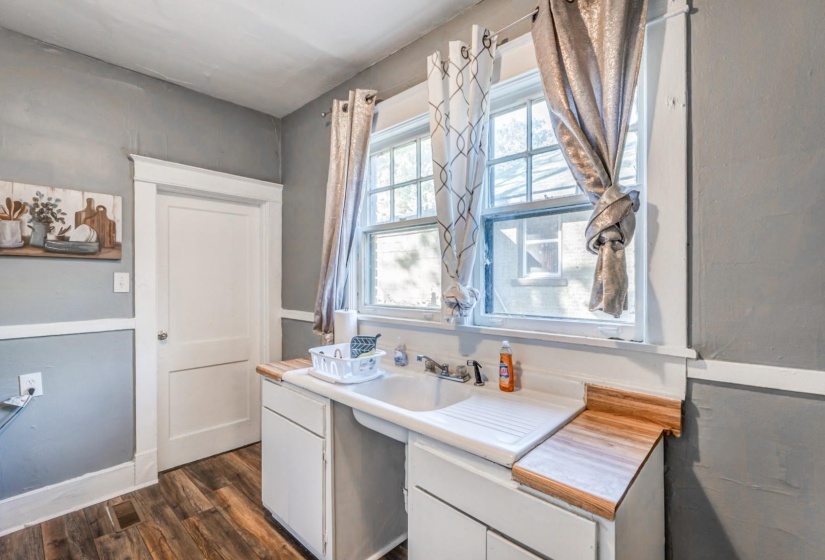 1005-1007 ROZELLE ST, Memphis, Tennessee 38114, 2 Bedrooms Bedrooms, ,1 BathroomBathrooms,Duplexes,For Sale,ROZELLE,10212428