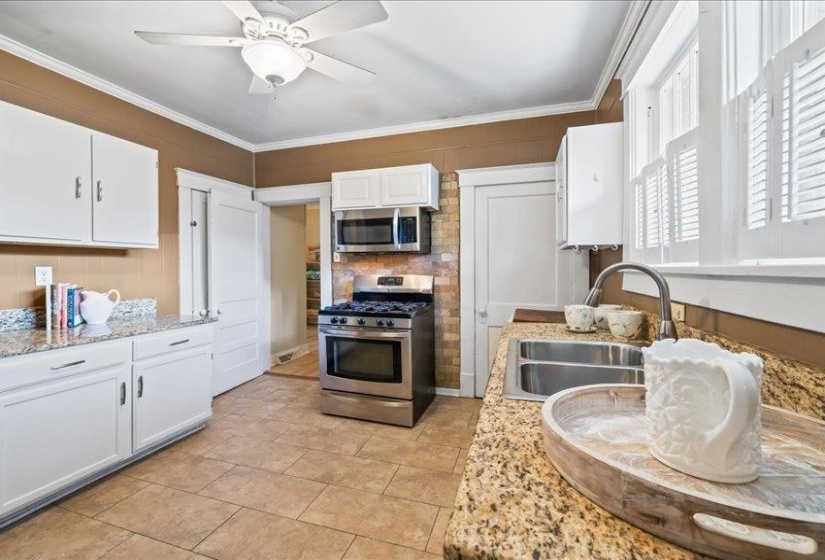 491 ALEXANDER ST, Memphis, Tennessee 38111, 3 Bedrooms Bedrooms, 7 Rooms Rooms,2 BathroomsBathrooms,Residential,For Sale,ALEXANDER,10212405