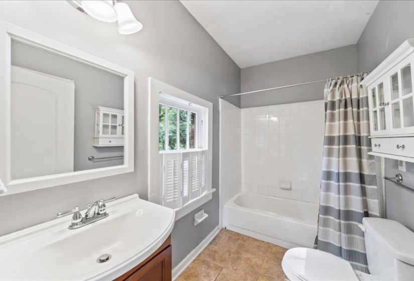 491 ALEXANDER ST, Memphis, Tennessee 38111, 3 Bedrooms Bedrooms, 7 Rooms Rooms,2 BathroomsBathrooms,Residential,For Sale,ALEXANDER,10212405